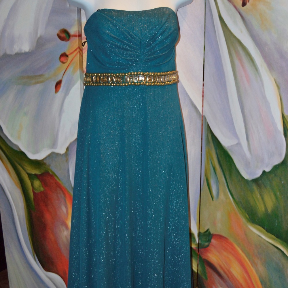 beautiful strapless prom dresss